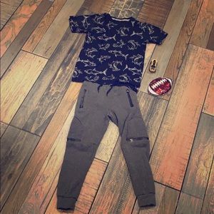 Boys shark shirt and jogger pant size 7